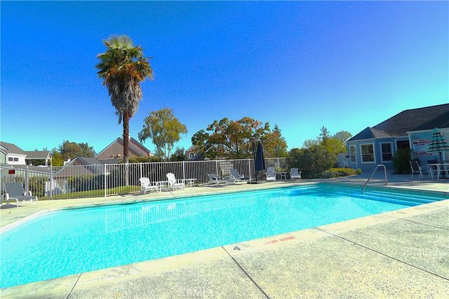 110 Marina Dr N, Lakeport, CA 95453