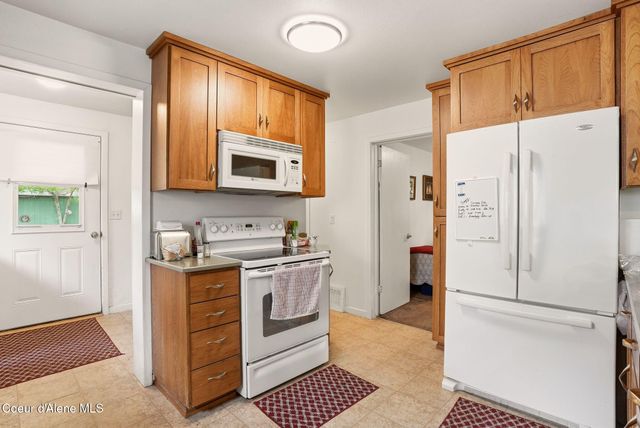 825 W Honeysuckle AVE, Hayden, ID 83835