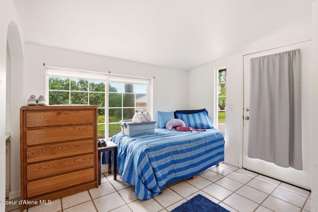 825 W Honeysuckle AVE, Hayden, ID 83835