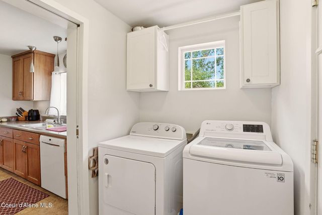 825 W Honeysuckle AVE, Hayden, ID 83835