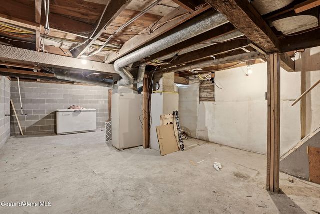 825 W Honeysuckle AVE, Hayden, ID 83835