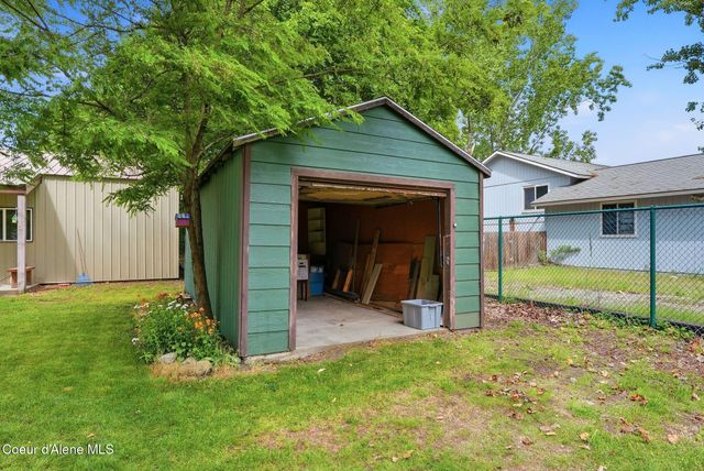 825 W Honeysuckle AVE, Hayden, ID 83835