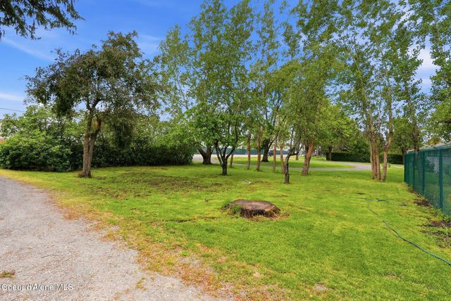 825 W Honeysuckle AVE, Hayden, ID 83835