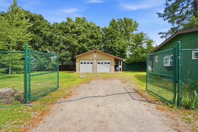 825 W Honeysuckle AVE, Hayden, ID 83835