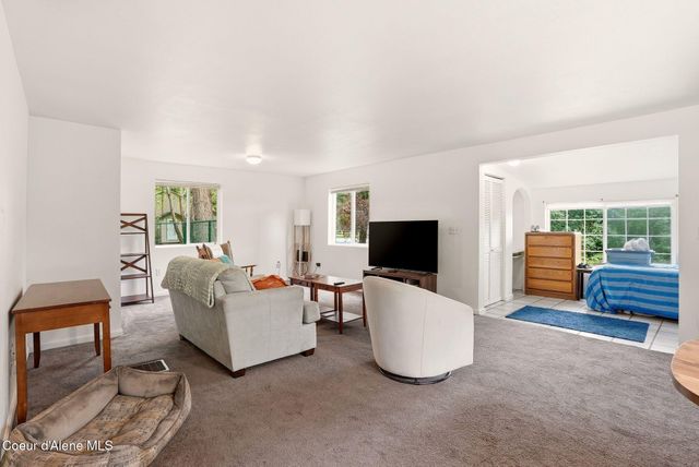 825 W Honeysuckle AVE, Hayden, ID 83835