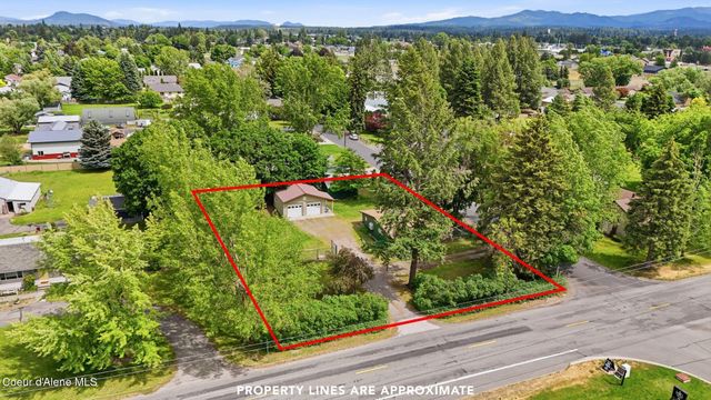 825 W Honeysuckle AVE, Hayden, ID 83835