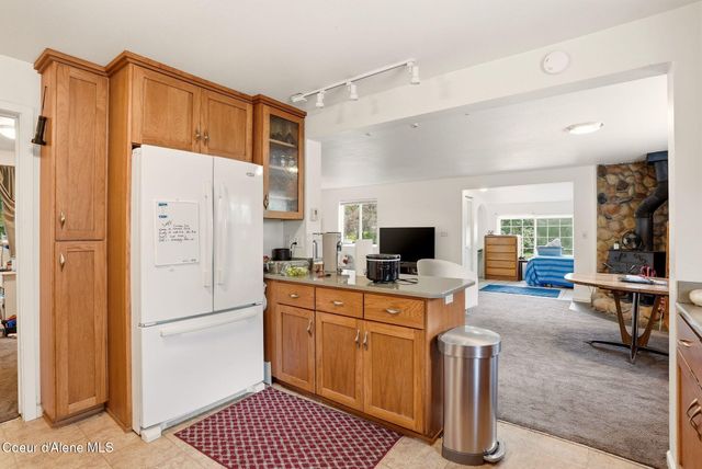 825 W Honeysuckle AVE, Hayden, ID 83835