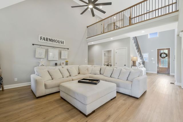 9 Oldfield Ln, Brush Creek, TN 38547