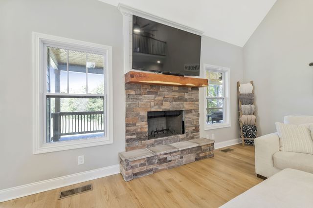 9 Oldfield Ln, Brush Creek, TN 38547