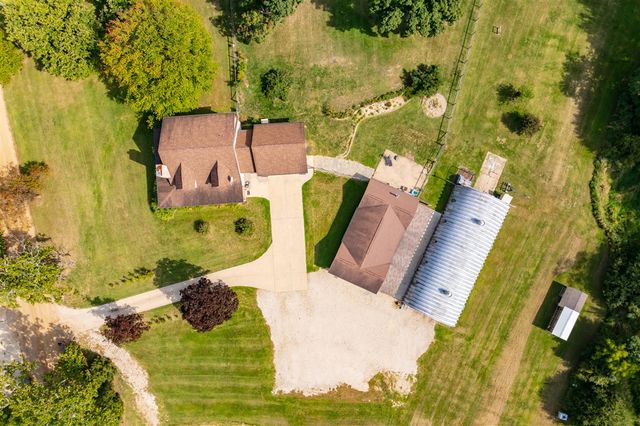 47727 W Baseline Road, Grand Junction, MI 49056