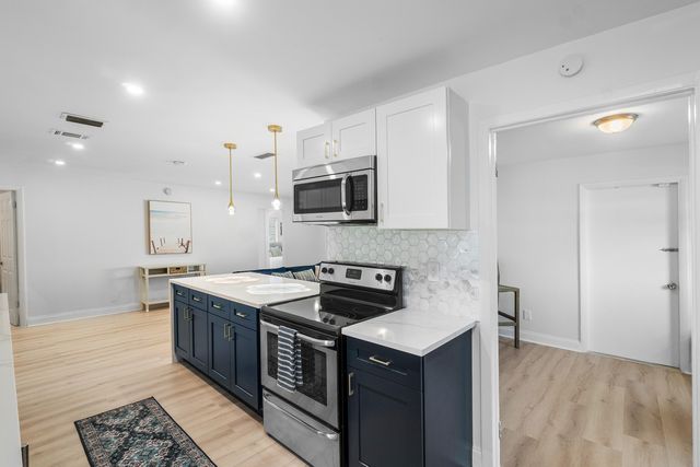 411 SW 1st Avenue, Boynton Beach, FL 33435