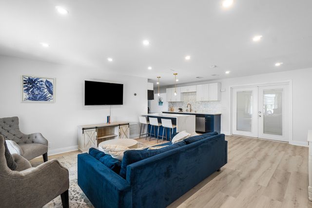 411 SW 1st Avenue, Boynton Beach, FL 33435