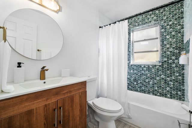 411 SW 1st Avenue, Boynton Beach, FL 33435