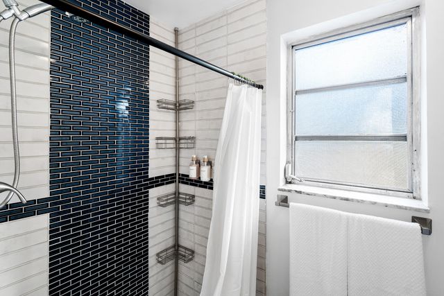 411 SW 1st Avenue, Boynton Beach, FL 33435