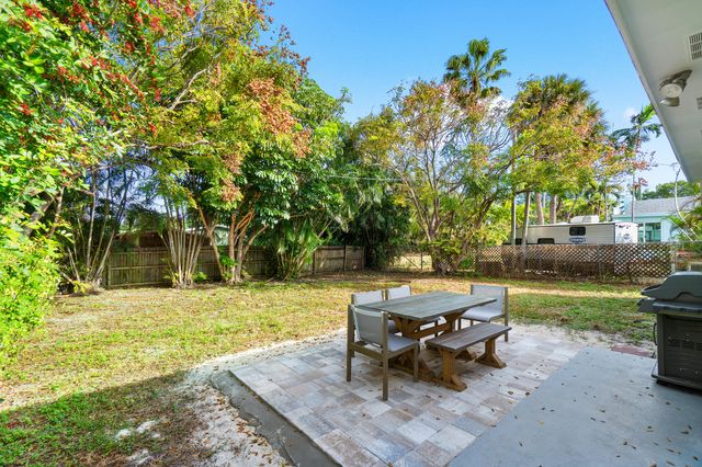 411 SW 1st Avenue, Boynton Beach, FL 33435