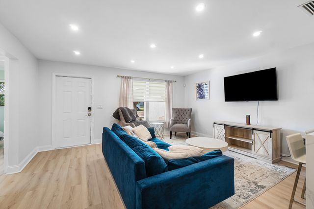 411 SW 1st Avenue, Boynton Beach, FL 33435