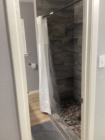 245 E Malone Avenue, Crowley, TX 76036