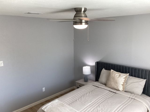 245 E Malone Avenue, Crowley, TX 76036