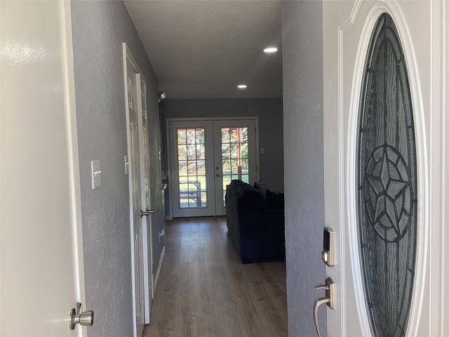 245 E Malone Avenue, Crowley, TX 76036