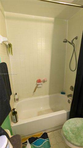 5716 NW 19th St 18, Lauderhill, FL 33313