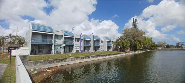 5716 NW 19th St 18, Lauderhill, FL 33313