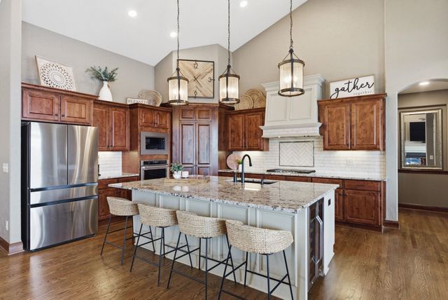 2661 N Bayside Ct, Wichita, KS 67205