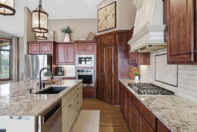 2661 N Bayside Ct, Wichita, KS 67205