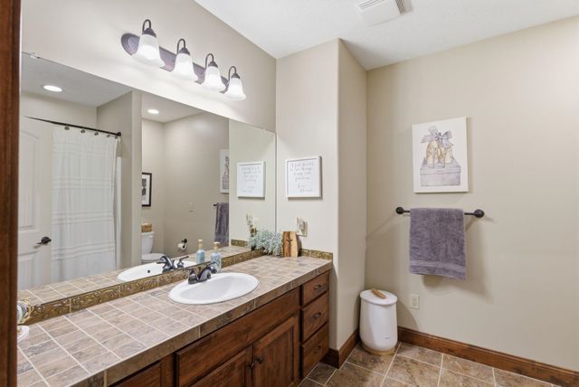 2661 N Bayside Ct, Wichita, KS 67205