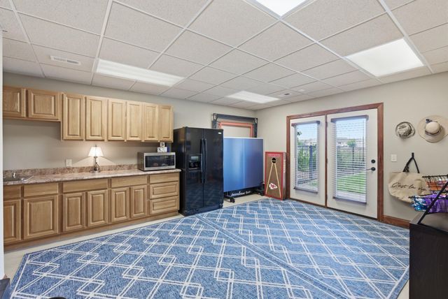2661 N Bayside Ct, Wichita, KS 67205
