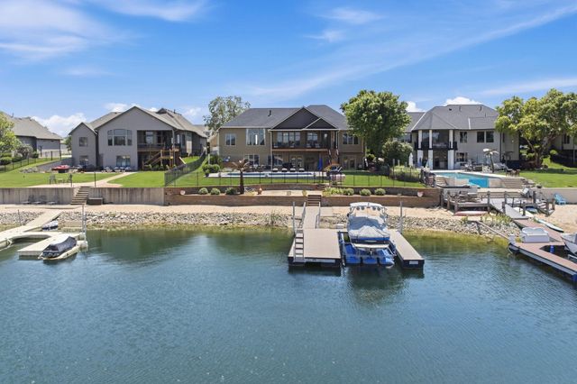 2661 N Bayside Ct, Wichita, KS 67205