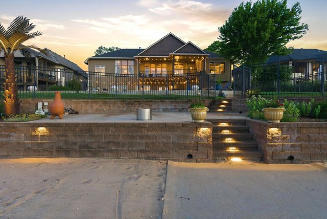 2661 N Bayside Ct, Wichita, KS 67205