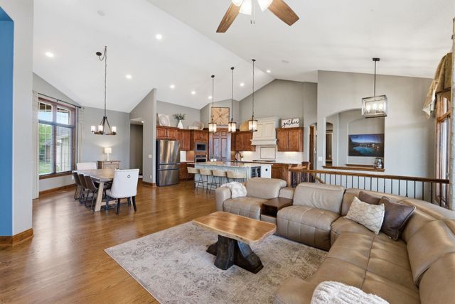 2661 N Bayside Ct, Wichita, KS 67205