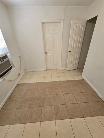 1734 39TH STREET S, St Petersburg, FL 33711
