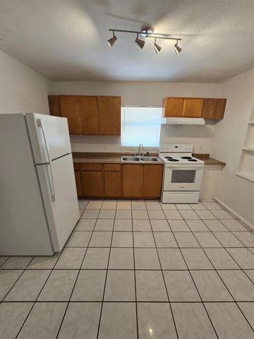 1734 39TH STREET S, St Petersburg, FL 33711