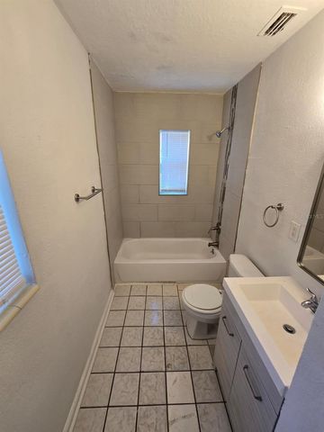 1734 39TH STREET S, St Petersburg, FL 33711