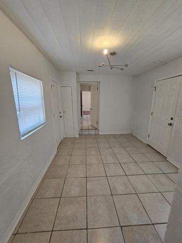 1734 39TH STREET S, St Petersburg, FL 33711
