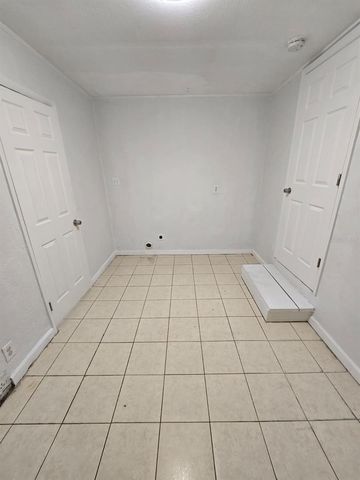 1734 39TH STREET S, St Petersburg, FL 33711