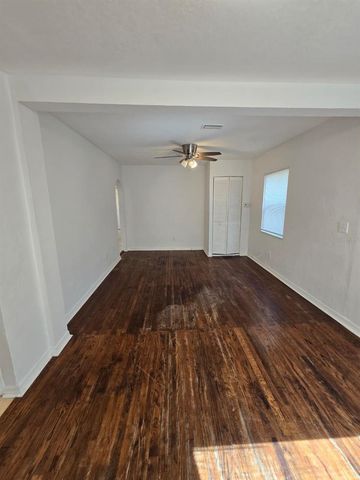 1734 39TH STREET S, St Petersburg, FL 33711