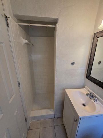 1734 39TH STREET S, St Petersburg, FL 33711