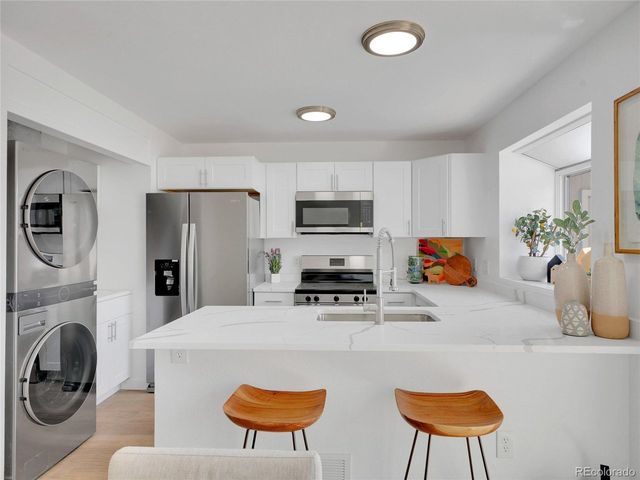 9658 W Chatfield Ave D, Littleton, CO 80128