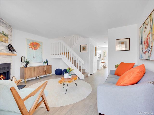 9658 W Chatfield Ave D, Littleton, CO 80128