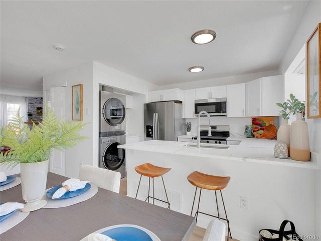 9658 W Chatfield Ave D, Littleton, CO 80128