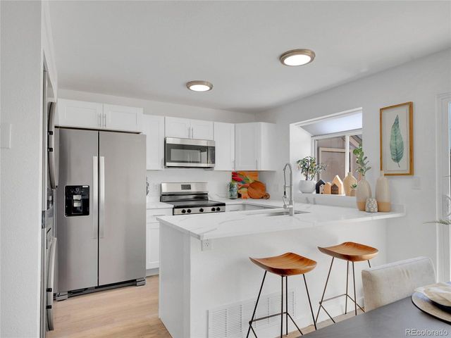 9658 W Chatfield Ave D, Littleton, CO 80128