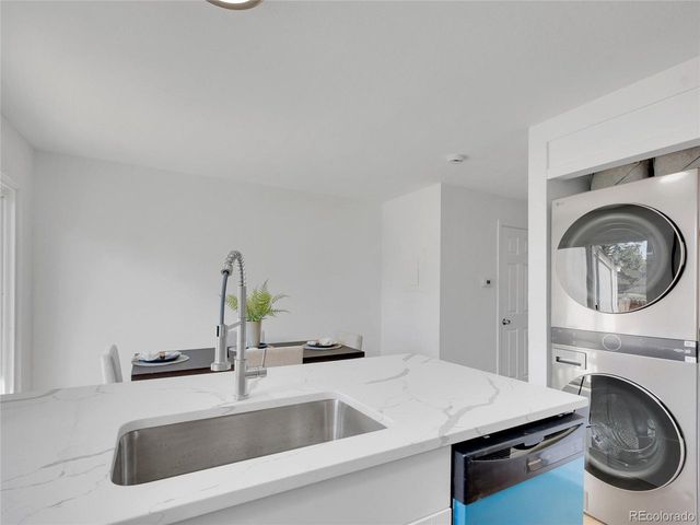 9658 W Chatfield Ave D, Littleton, CO 80128