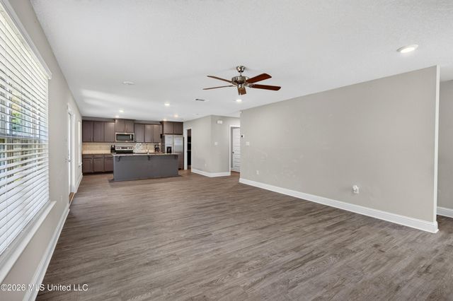 62 Saltmeadow Circle, Ocean Springs, MS 39564