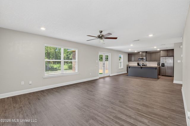 62 Saltmeadow Circle, Ocean Springs, MS 39564