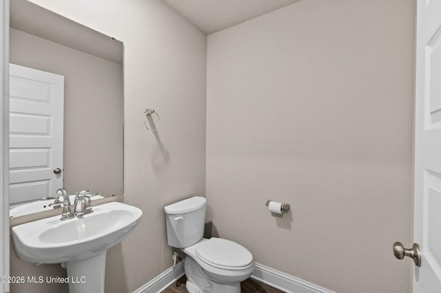 62 Saltmeadow Circle, Ocean Springs, MS 39564