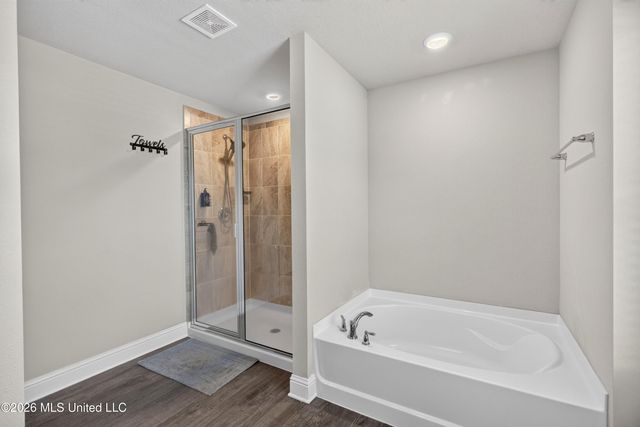 62 Saltmeadow Circle, Ocean Springs, MS 39564