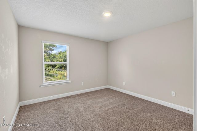 62 Saltmeadow Circle, Ocean Springs, MS 39564