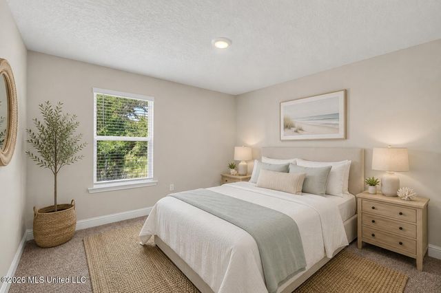 62 Saltmeadow Circle, Ocean Springs, MS 39564